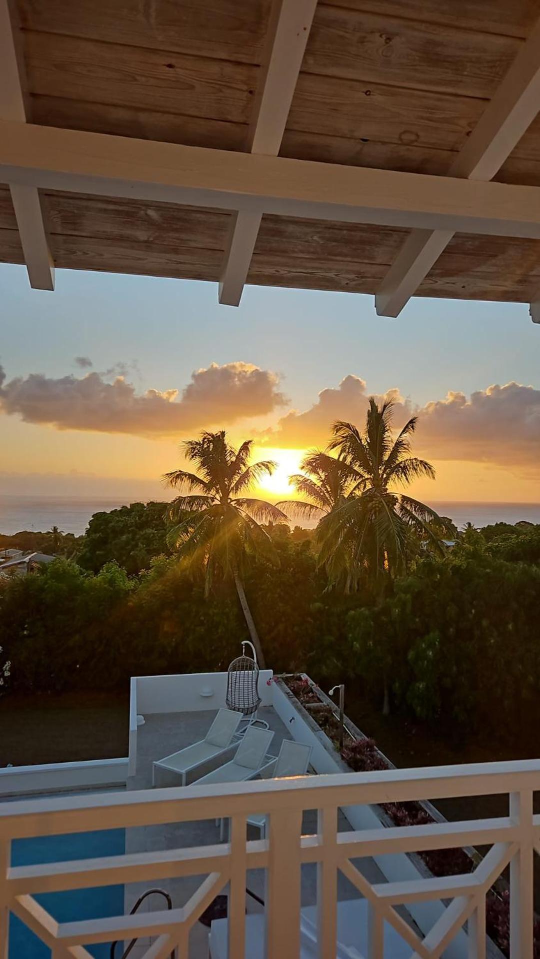 Purple Haze - Infinity Pool Holiday Home Minutes From The Island'S Best Beaches セントジェームス エクステリア 写真
